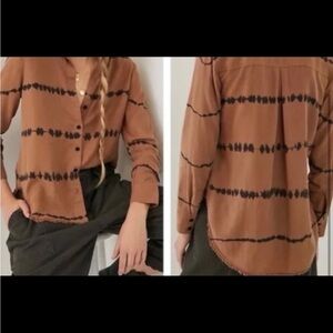 Anthropologie Cloth & Stone Edie button down shirt. Size small